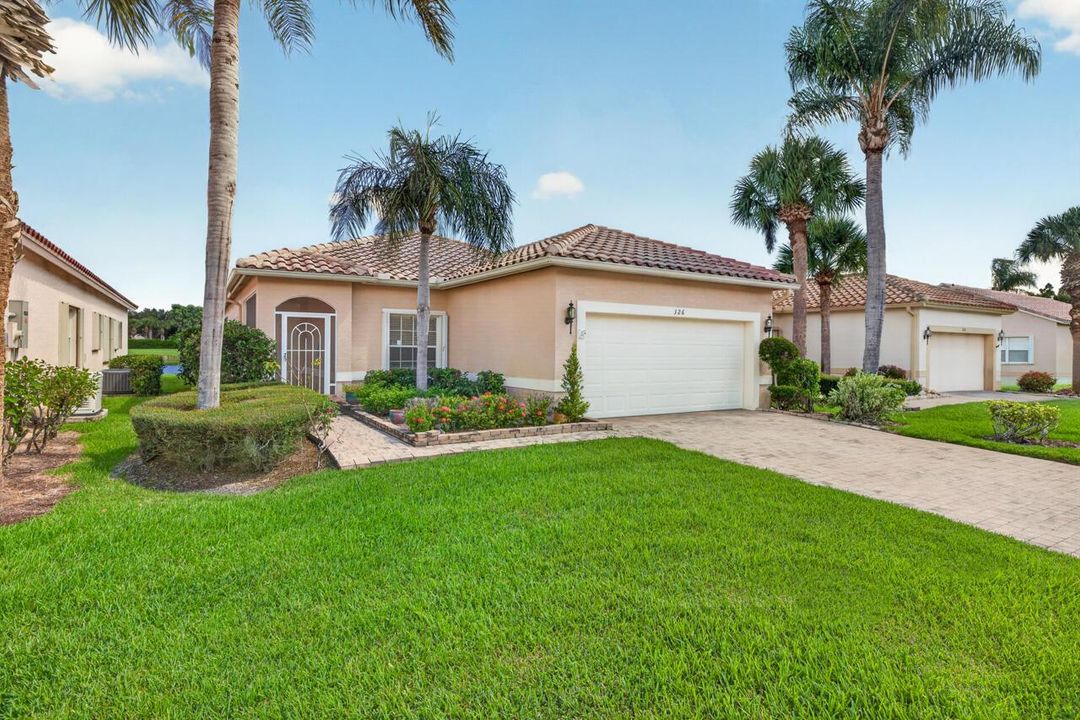 326 NW Treeline Tr-001