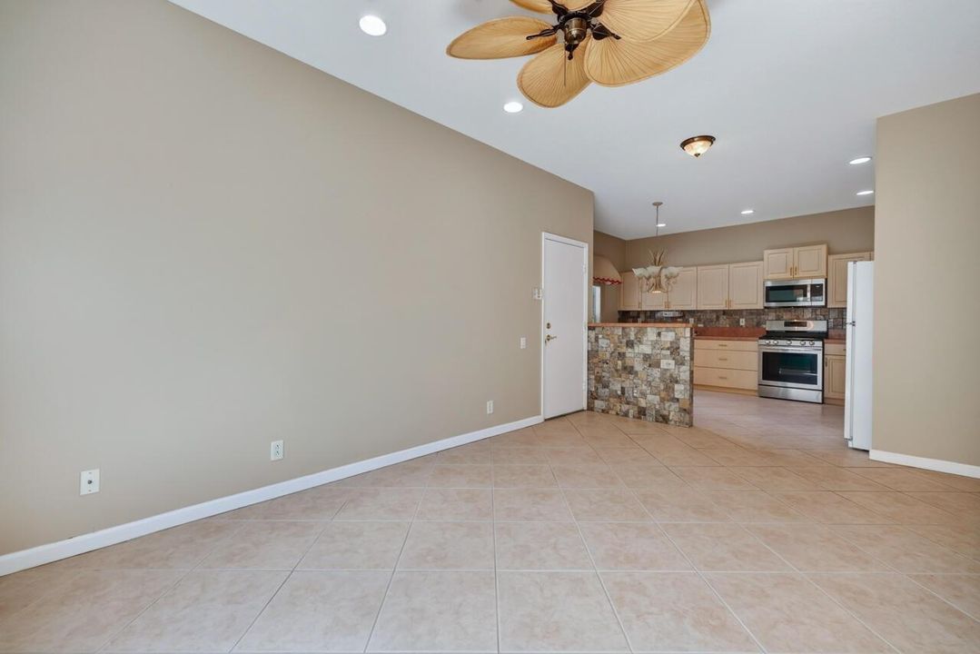 326 NW Treeline Tr-031
