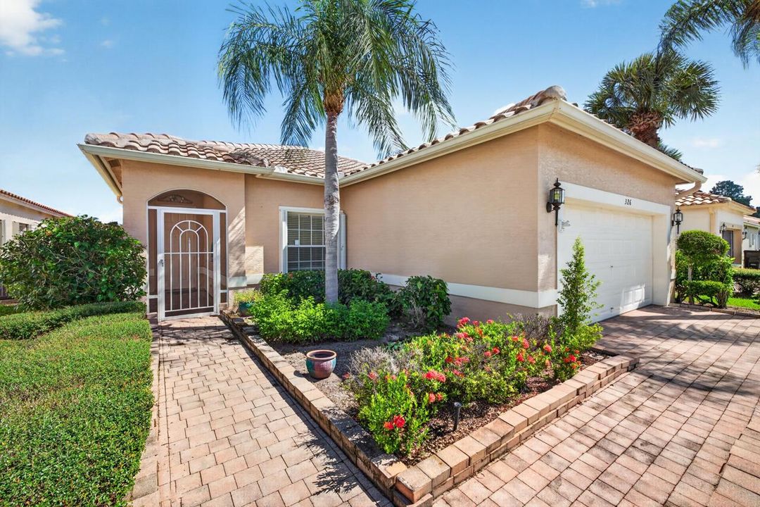 326 NW Treeline Tr-004