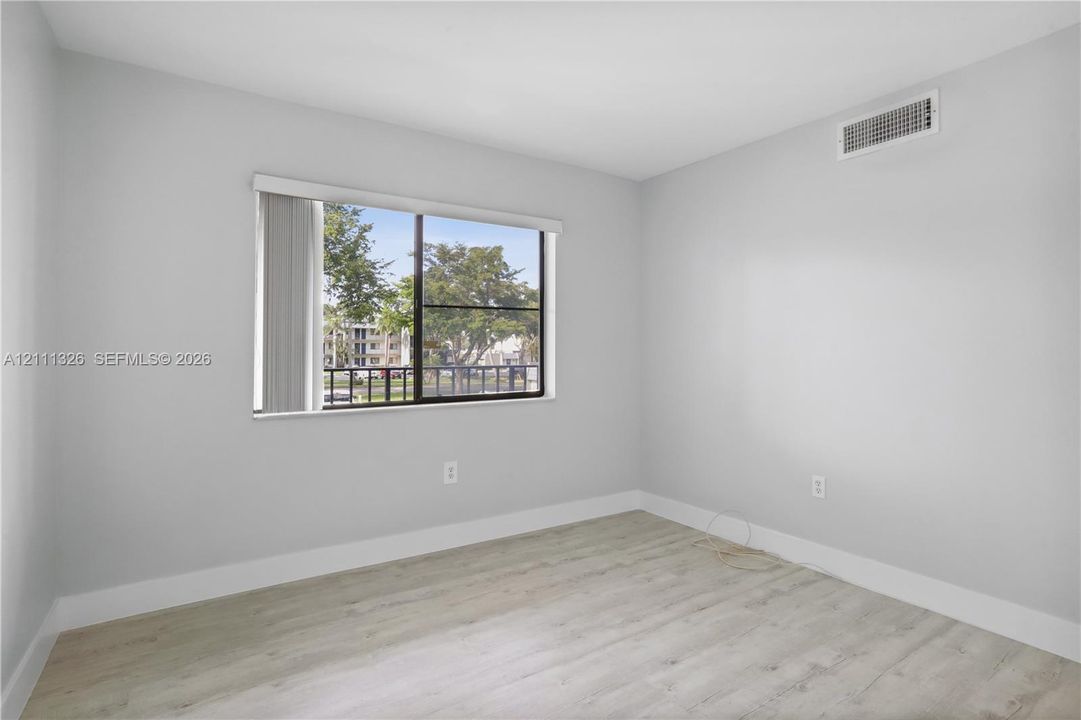 Second bedroom.