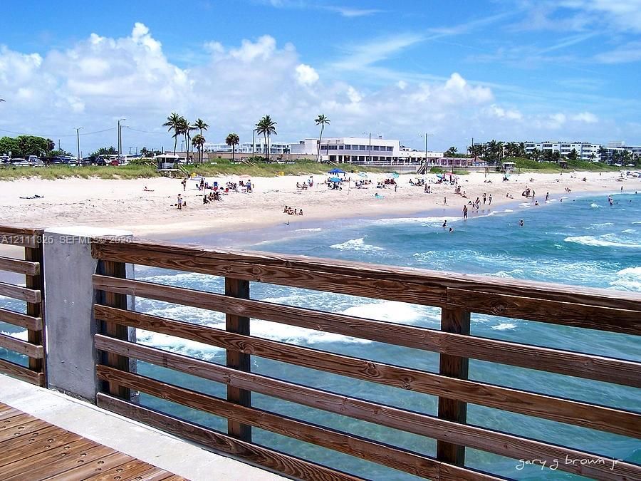 View of Lake Worth Beach from pier.