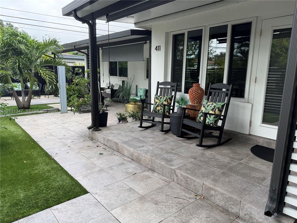 For Sale: $775,000 (2 beds, 2 baths, 1698 Square Feet)