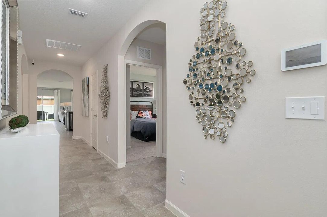 Foyer - 1009 SW Di Lido