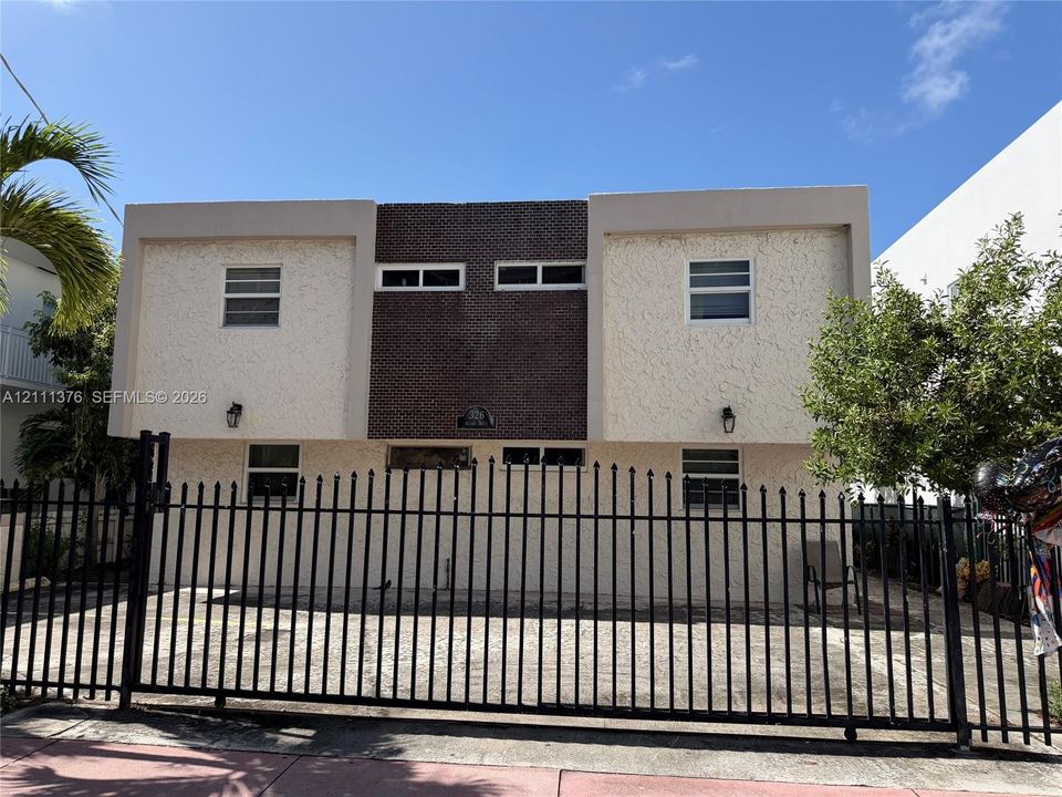 For Rent: $1,785 (1 beds, 1 baths, 686 Square Feet)