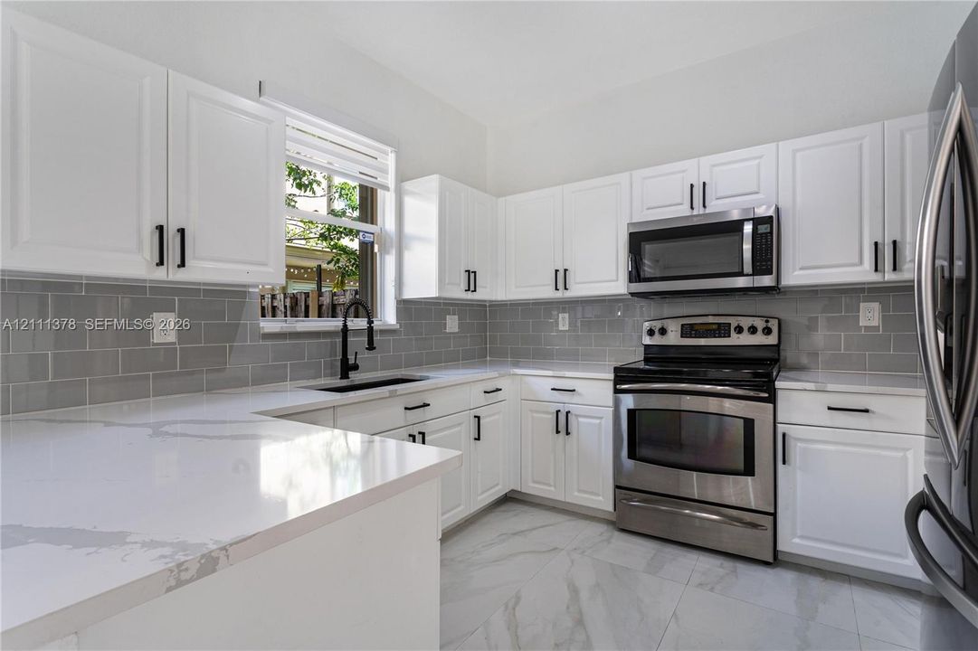 For Sale: $525,000 (3 beds, 2 baths, 1670 Square Feet)