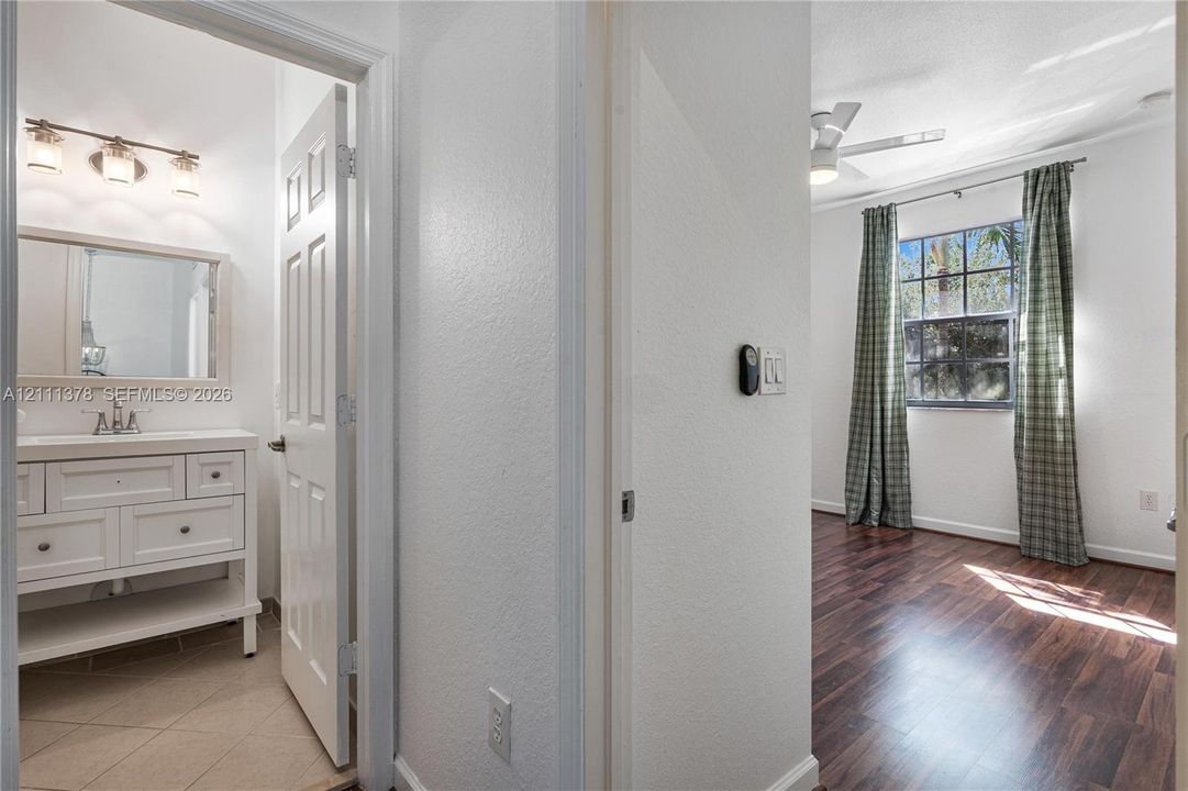For Sale: $525,000 (3 beds, 2 baths, 1670 Square Feet)