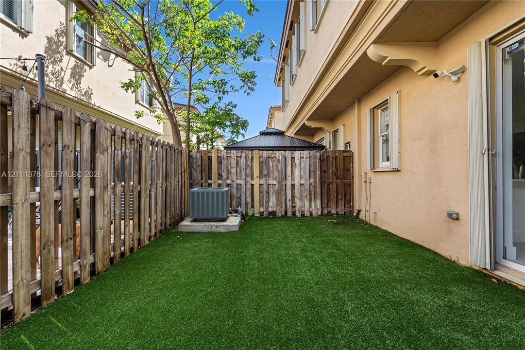 For Sale: $525,000 (3 beds, 2 baths, 1670 Square Feet)