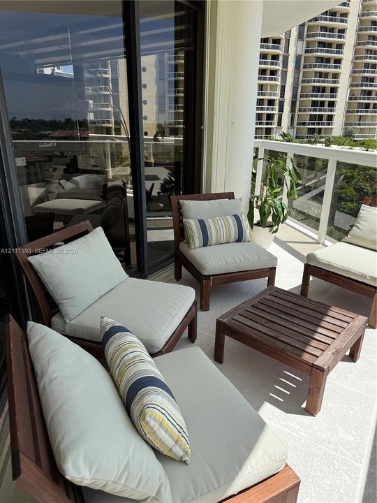 For Rent: $4,700 (3 beds, 2 baths, 1480 Square Feet)