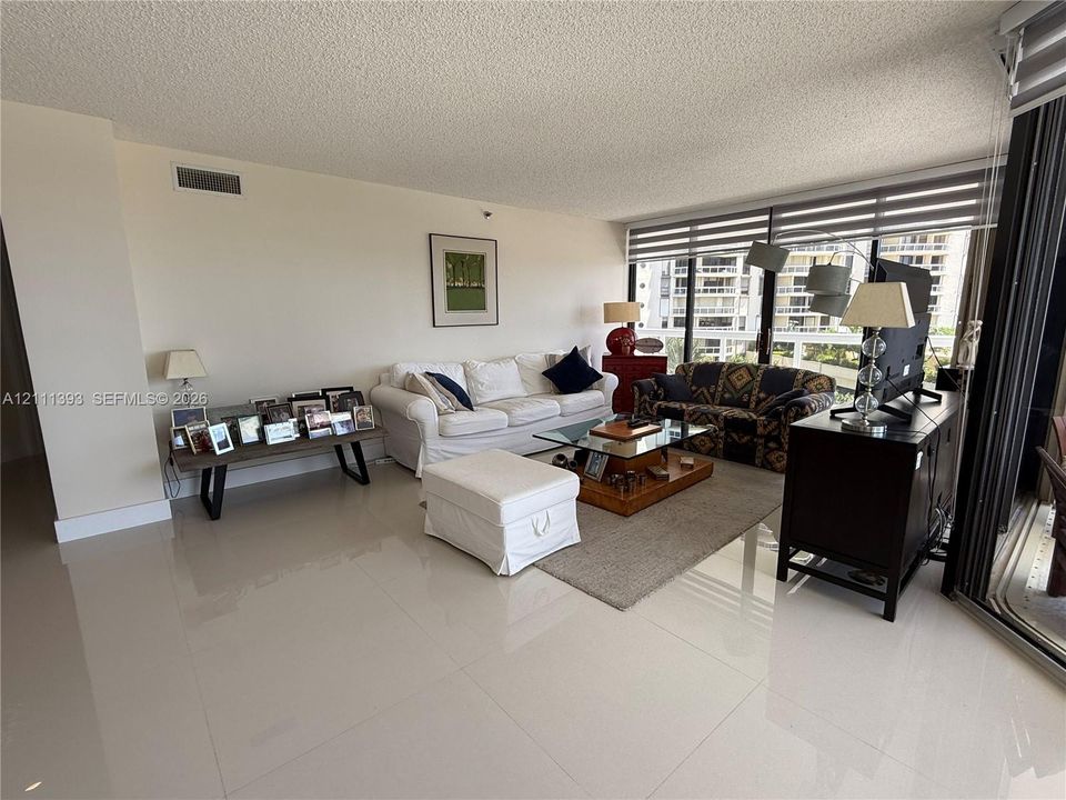 For Rent: $4,700 (3 beds, 2 baths, 1480 Square Feet)