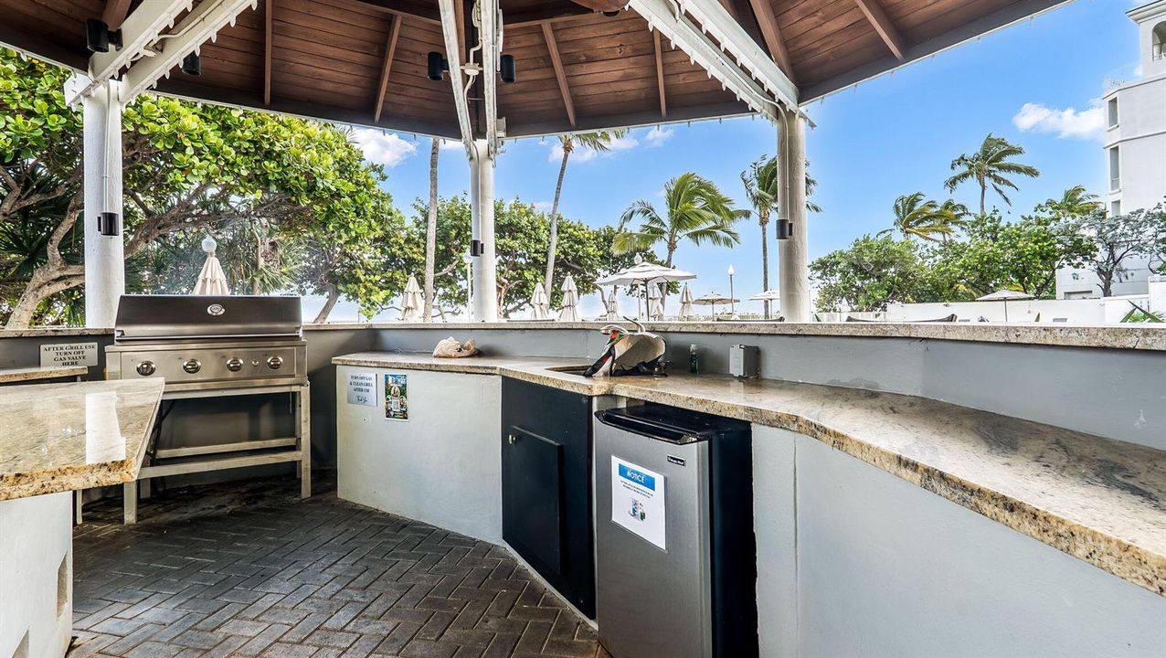 Outdoor Kitchen at Clubhouse