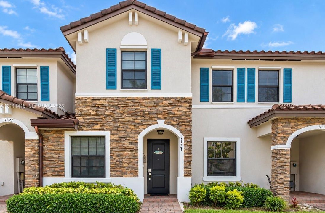 For Rent: $3,200 (3 beds, 2 baths, 1506 Square Feet)