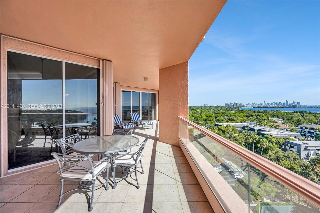 For Sale: $3,000,000 (3 beds, 3 baths, 2960 Square Feet)