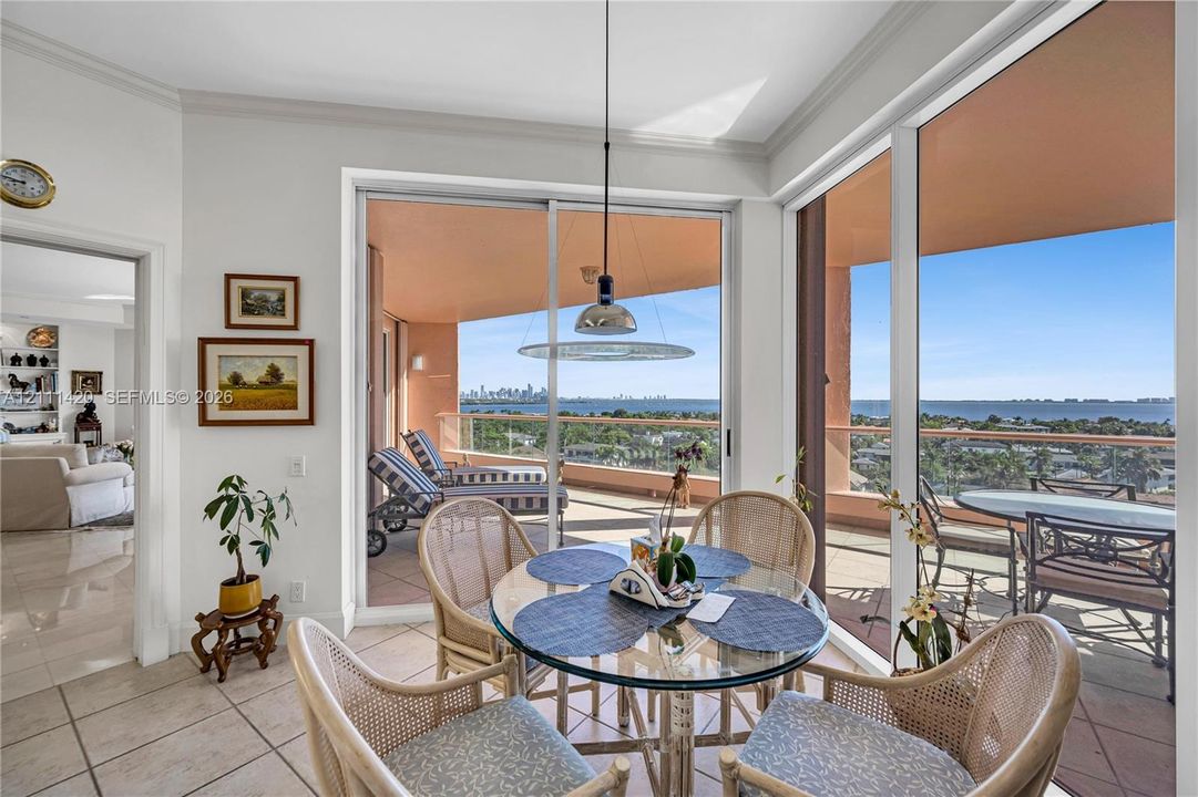 For Sale: $3,000,000 (3 beds, 3 baths, 2960 Square Feet)