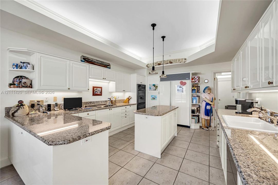 For Sale: $3,000,000 (3 beds, 3 baths, 2960 Square Feet)