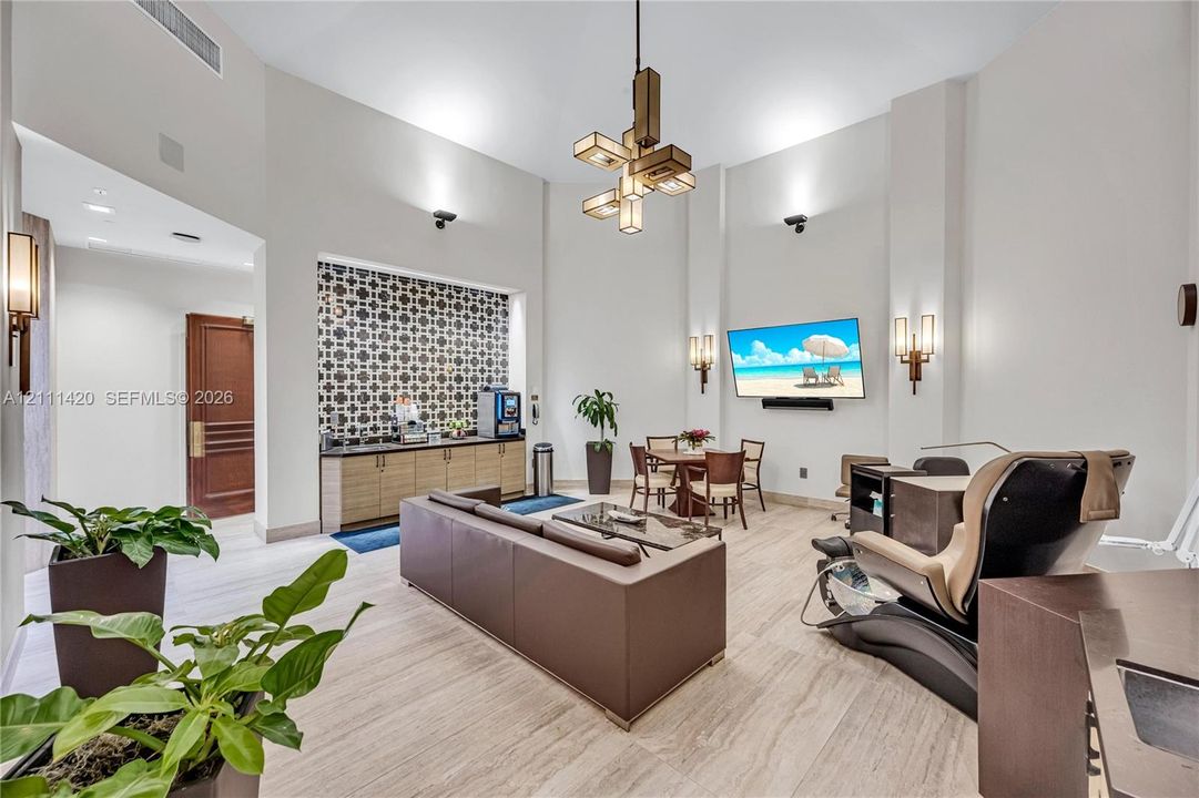 For Sale: $3,000,000 (3 beds, 3 baths, 2960 Square Feet)