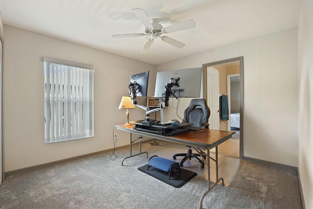 26 office 01