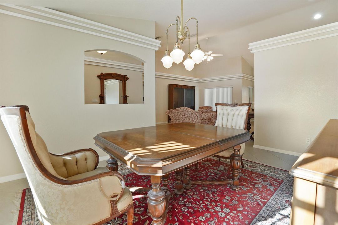 07 Dining area 02