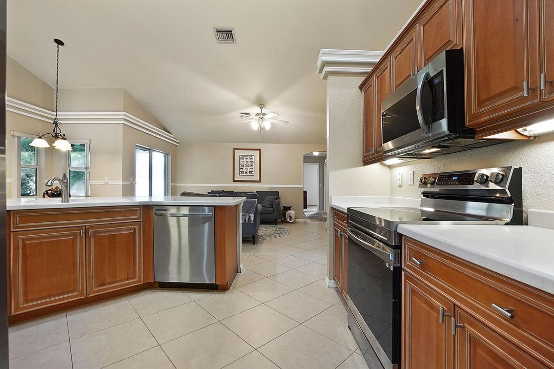 15 Kitchen 01