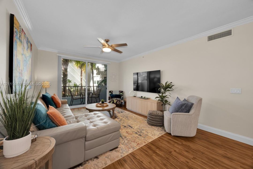 En Venta: $429,900 (2 camas, 2 baños, 1120 Pies cuadrados)