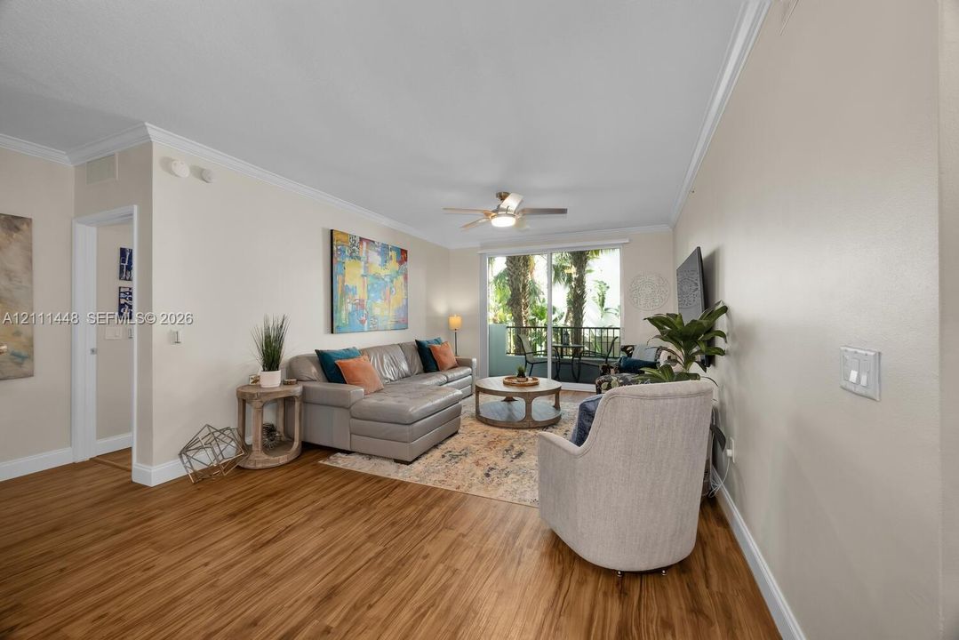 En Venta: $429,900 (2 camas, 2 baños, 1120 Pies cuadrados)