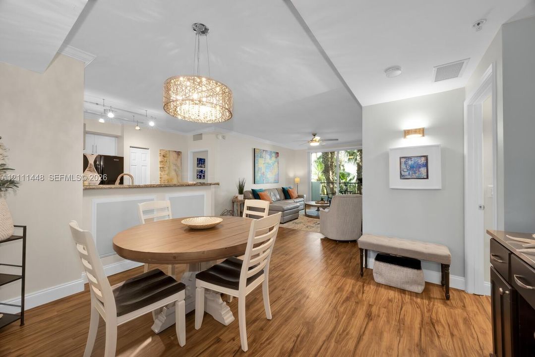 En Venta: $429,900 (2 camas, 2 baños, 1120 Pies cuadrados)