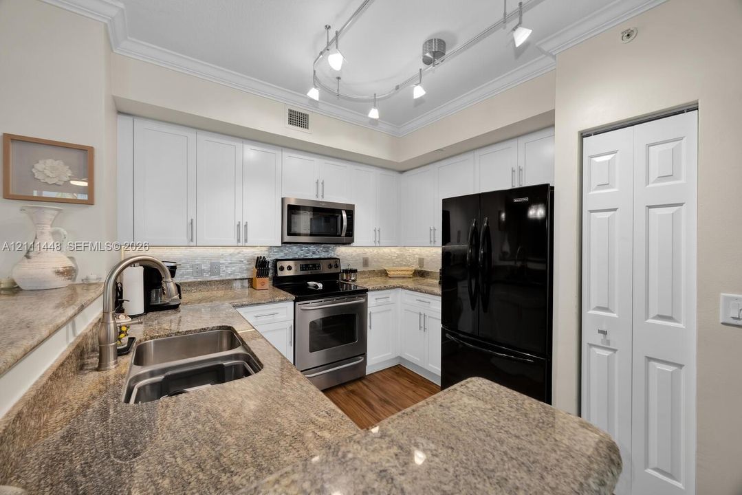 En Venta: $429,900 (2 camas, 2 baños, 1120 Pies cuadrados)