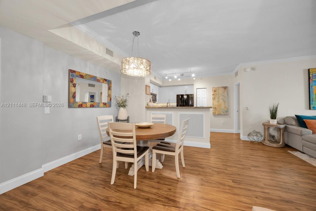 En Venta: $429,900 (2 camas, 2 baños, 1120 Pies cuadrados)