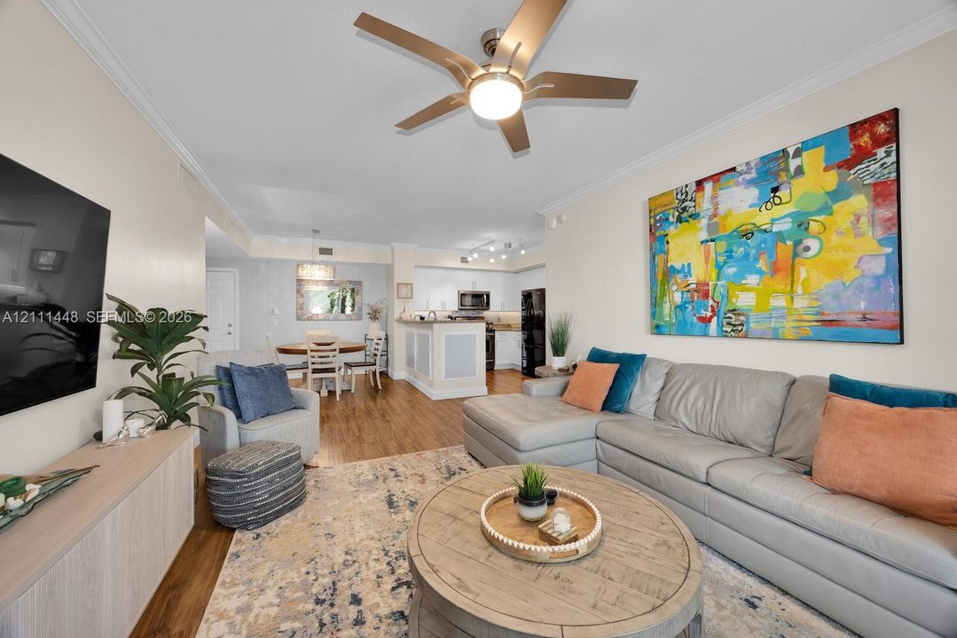 En Venta: $429,900 (2 camas, 2 baños, 1120 Pies cuadrados)