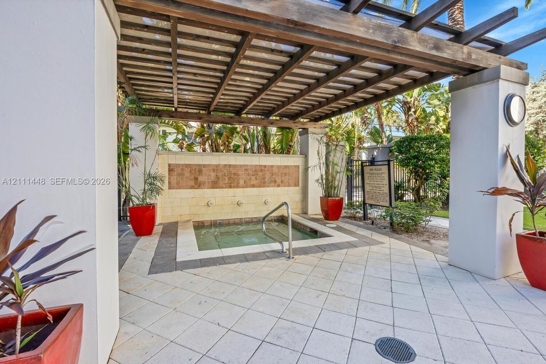 En Venta: $429,900 (2 camas, 2 baños, 1120 Pies cuadrados)