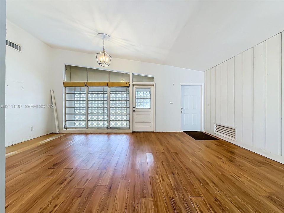 For Sale: $645,000 (4 beds, 2 baths, 1816 Square Feet)