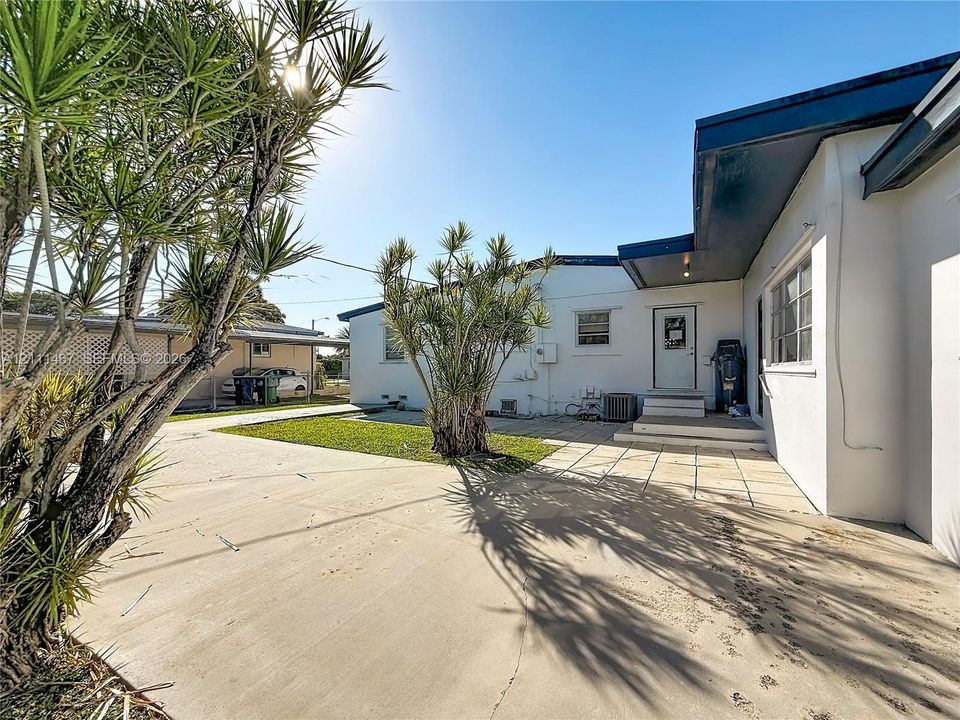 For Sale: $645,000 (4 beds, 2 baths, 1816 Square Feet)