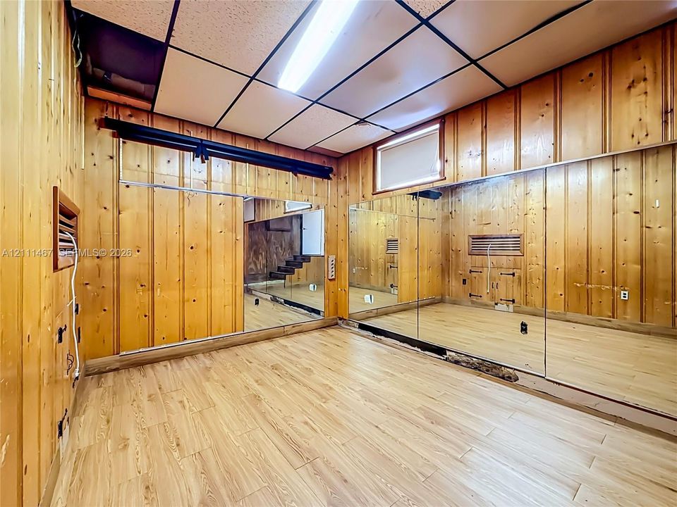 For Sale: $645,000 (4 beds, 2 baths, 1816 Square Feet)
