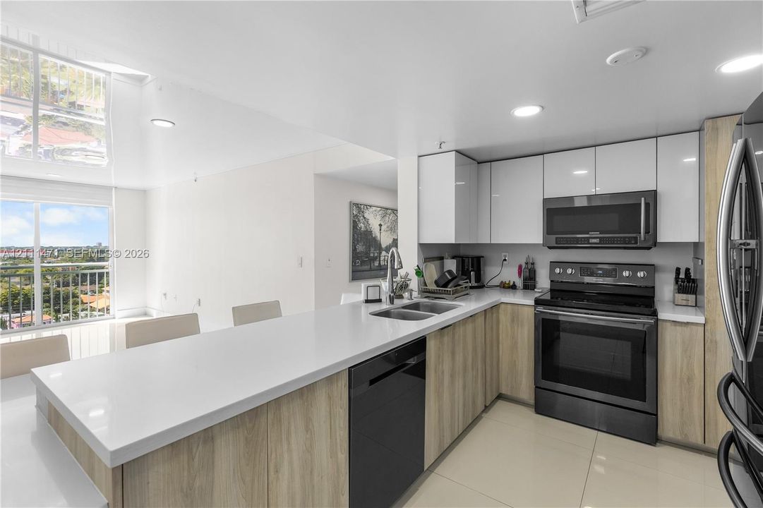 For Rent: $3,500 (2 beds, 2 baths, 1113 Square Feet)