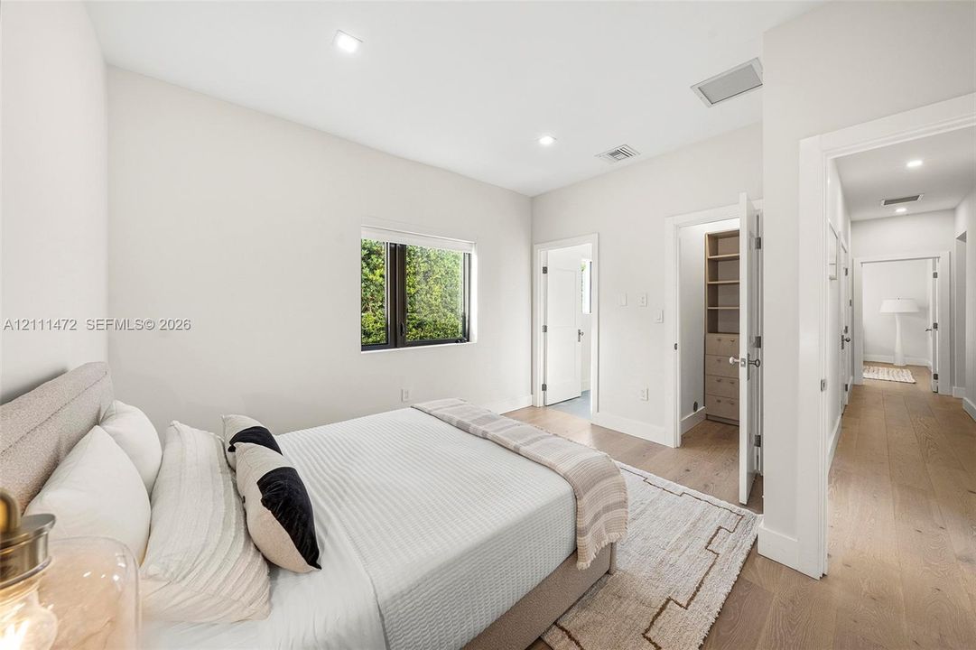 For Sale: $3,600,000 (5 beds, 5 baths, 2646 Square Feet)