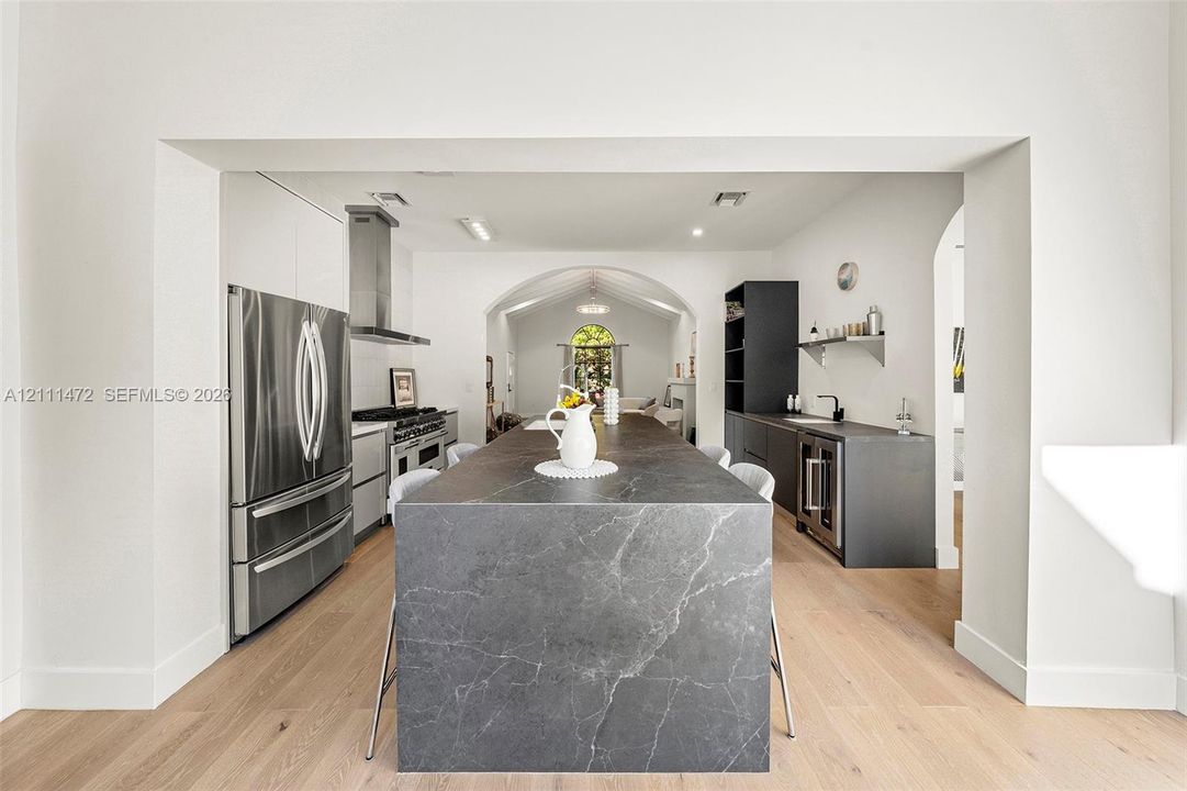 For Sale: $3,600,000 (5 beds, 5 baths, 2646 Square Feet)