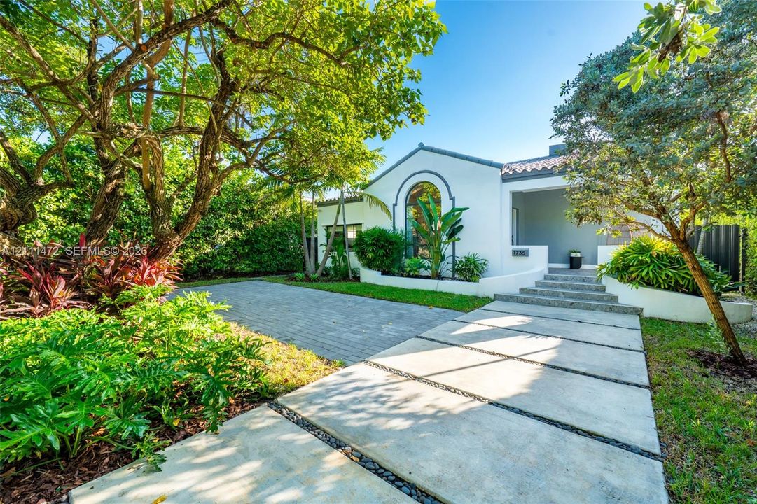 For Sale: $3,600,000 (5 beds, 5 baths, 2646 Square Feet)