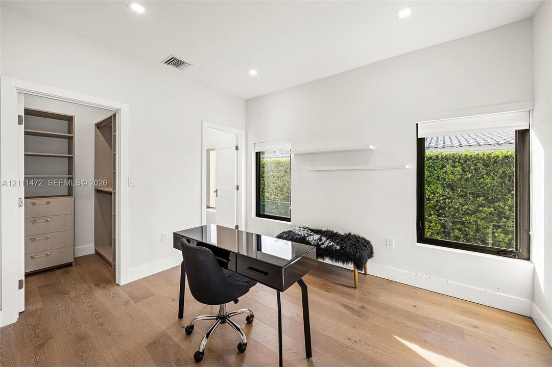 For Sale: $3,600,000 (5 beds, 5 baths, 2646 Square Feet)