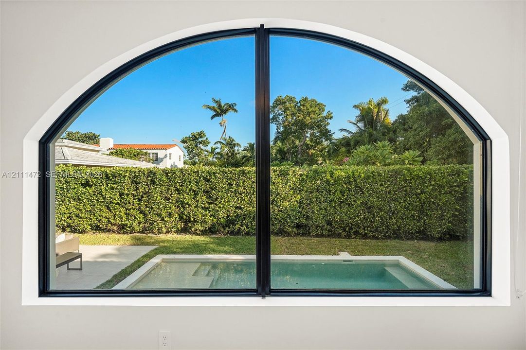 For Sale: $3,600,000 (5 beds, 5 baths, 2646 Square Feet)