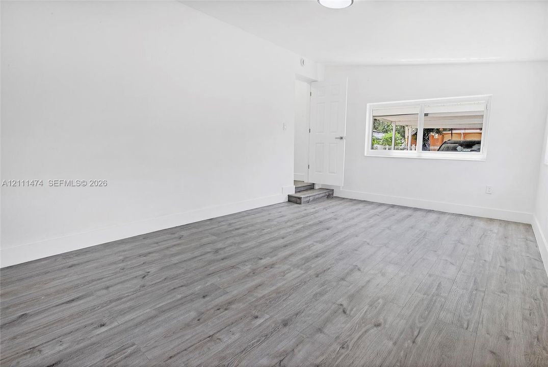 出租: $3,700 (4 贝兹, 3 浴室, 1291 平方英尺)