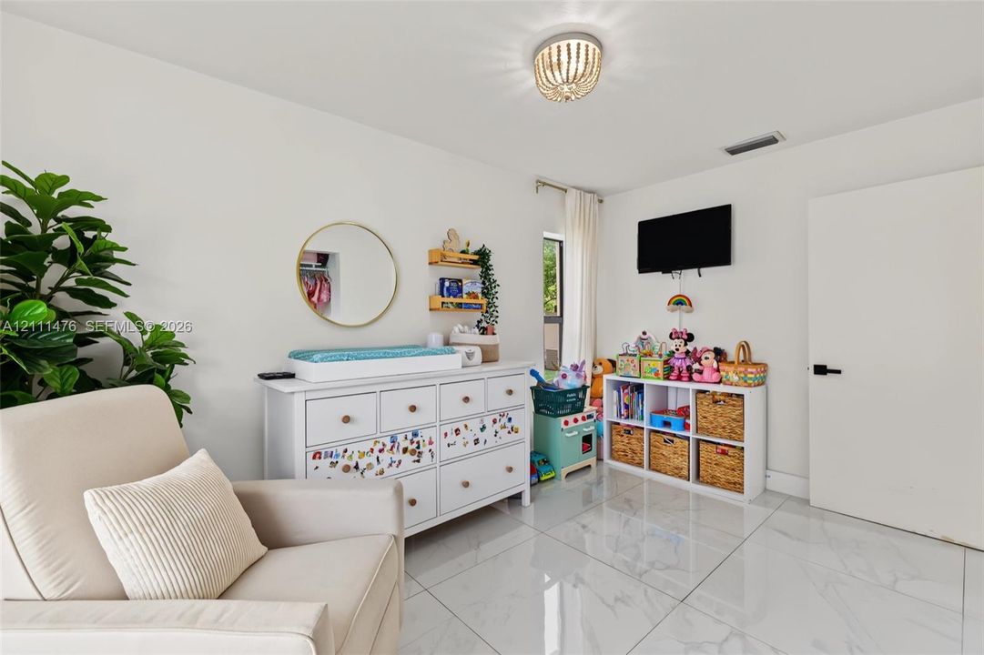 For Sale: $475,000 (3 beds, 2 baths, 1104 Square Feet)