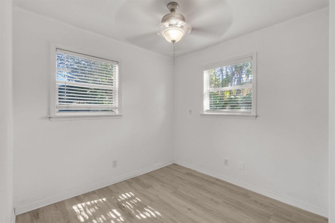 25-web-or-mls-880NW33Ter-25