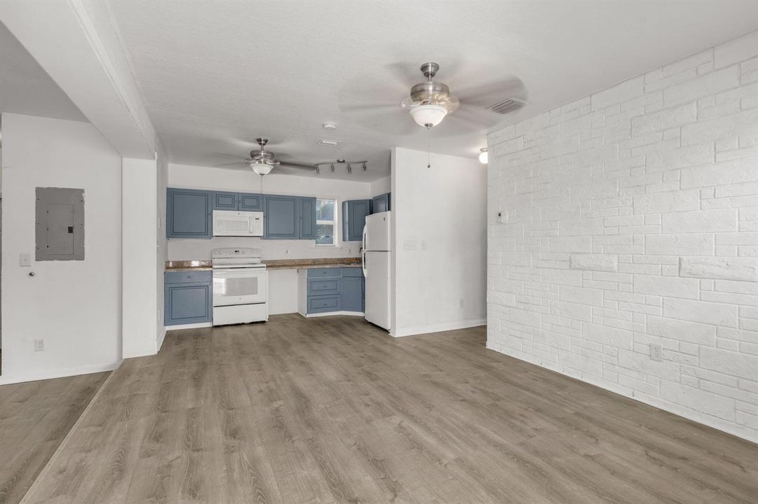 17-web-or-mls-880NW33Ter-17
