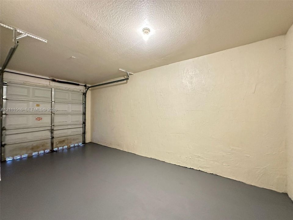 For Rent: $2,500 (3 beds, 2 baths, 1799 Square Feet)