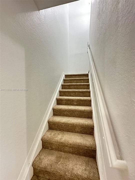 For Rent: $2,500 (3 beds, 2 baths, 1799 Square Feet)