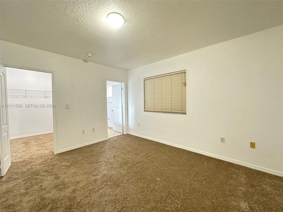 For Sale: $300,000 (3 beds, 2 baths, 1527 Square Feet)