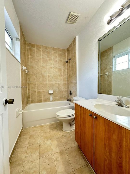 For Sale: $300,000 (3 beds, 2 baths, 1527 Square Feet)