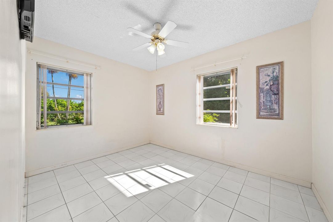 BEDROOM #1