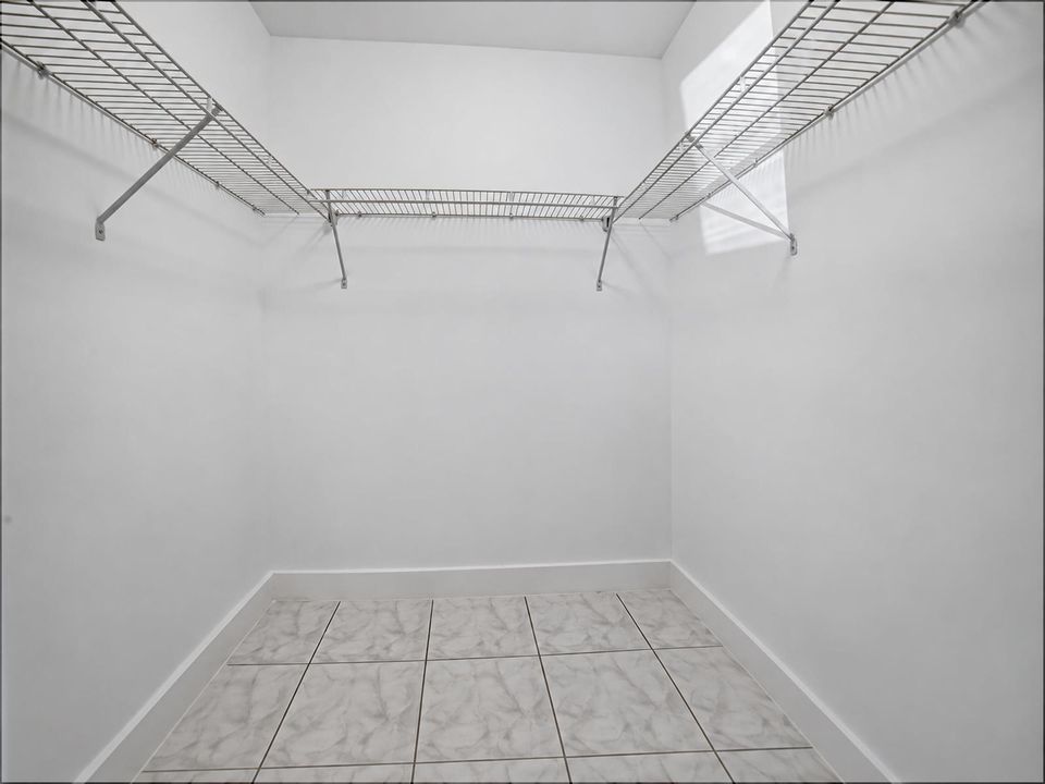 25-Bedroom-Closet