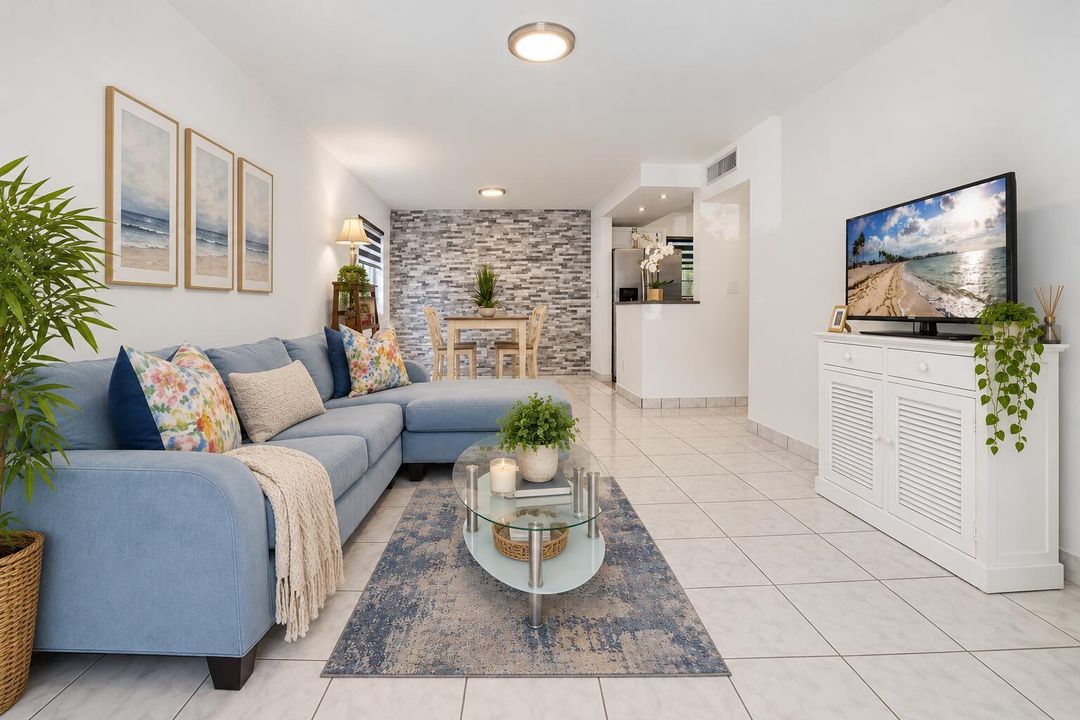 14-Livingroom-B stg