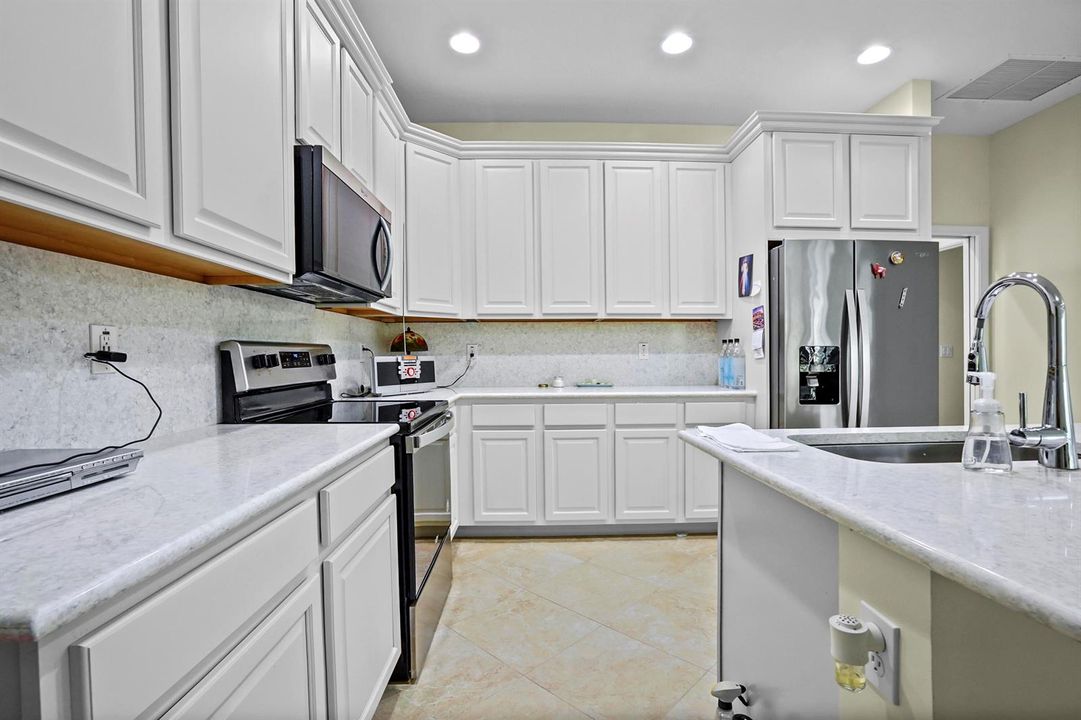 08 Kitchen 02